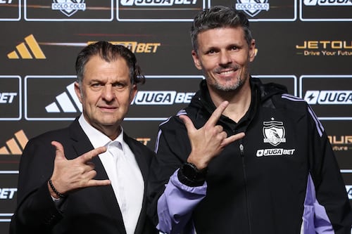 Mosa lanza oferta para tomar el control absoluto de Colo Colo pero la oposición se niega a vender