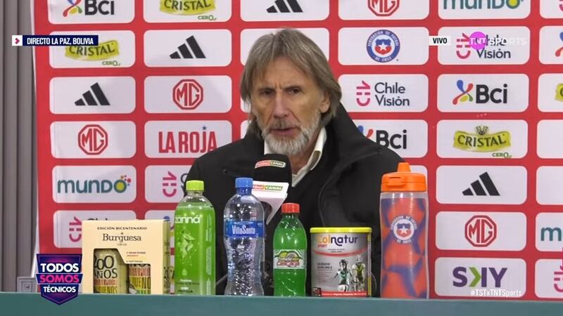 Tardía como sus cambios: Ricardo Gareca renuncia a la selección luego que la Roja quedara eliminada del próximo Mundial