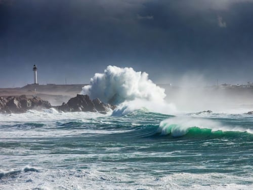 Alerta costera: Anuncian marejadas para casi todo Chile; estos son los horarios de mayor riesgo