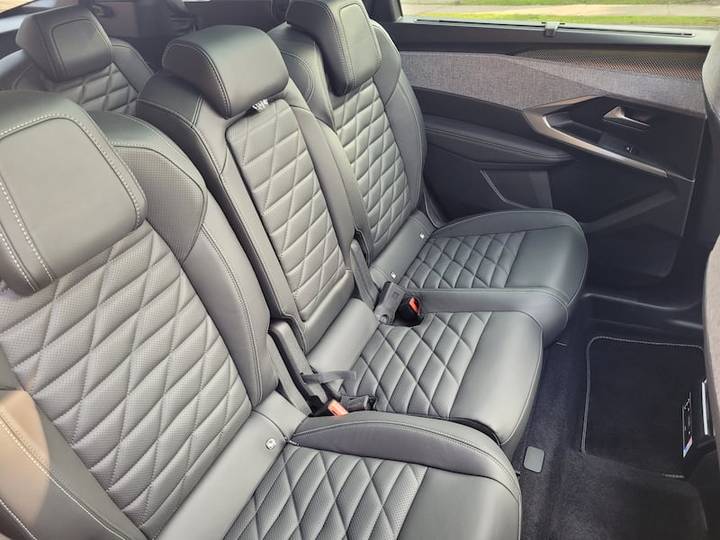 Prueba de manejo del Peugeot 5008 híbrido