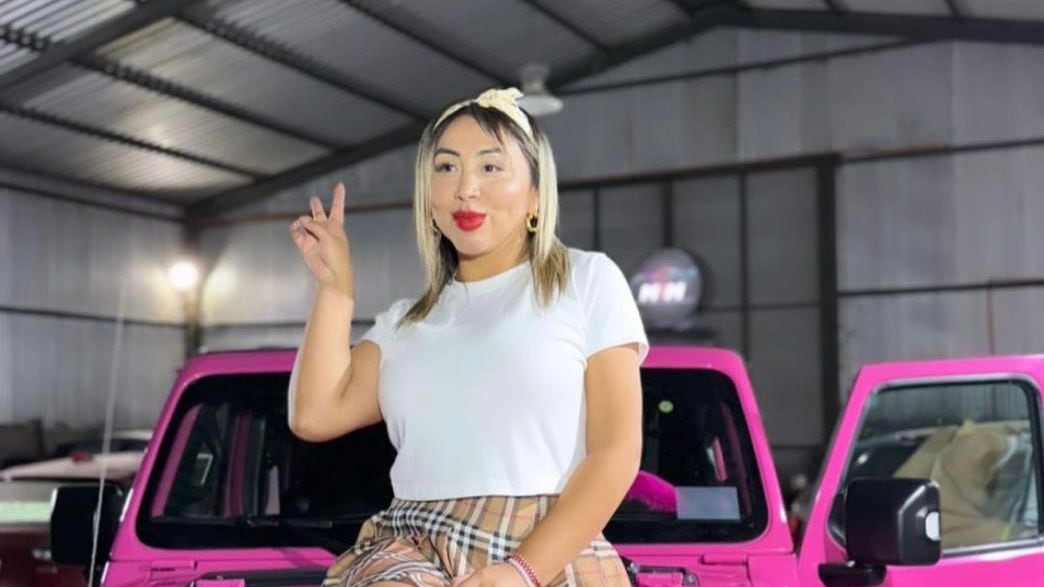 Naya Fácil sufrió el robo de su Jeep rosado: fue encontrado horas más tarde en Peñalolén