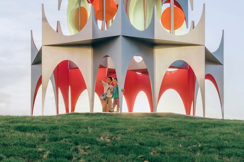 Pekín apuesta por el arte público con una instalación cinética