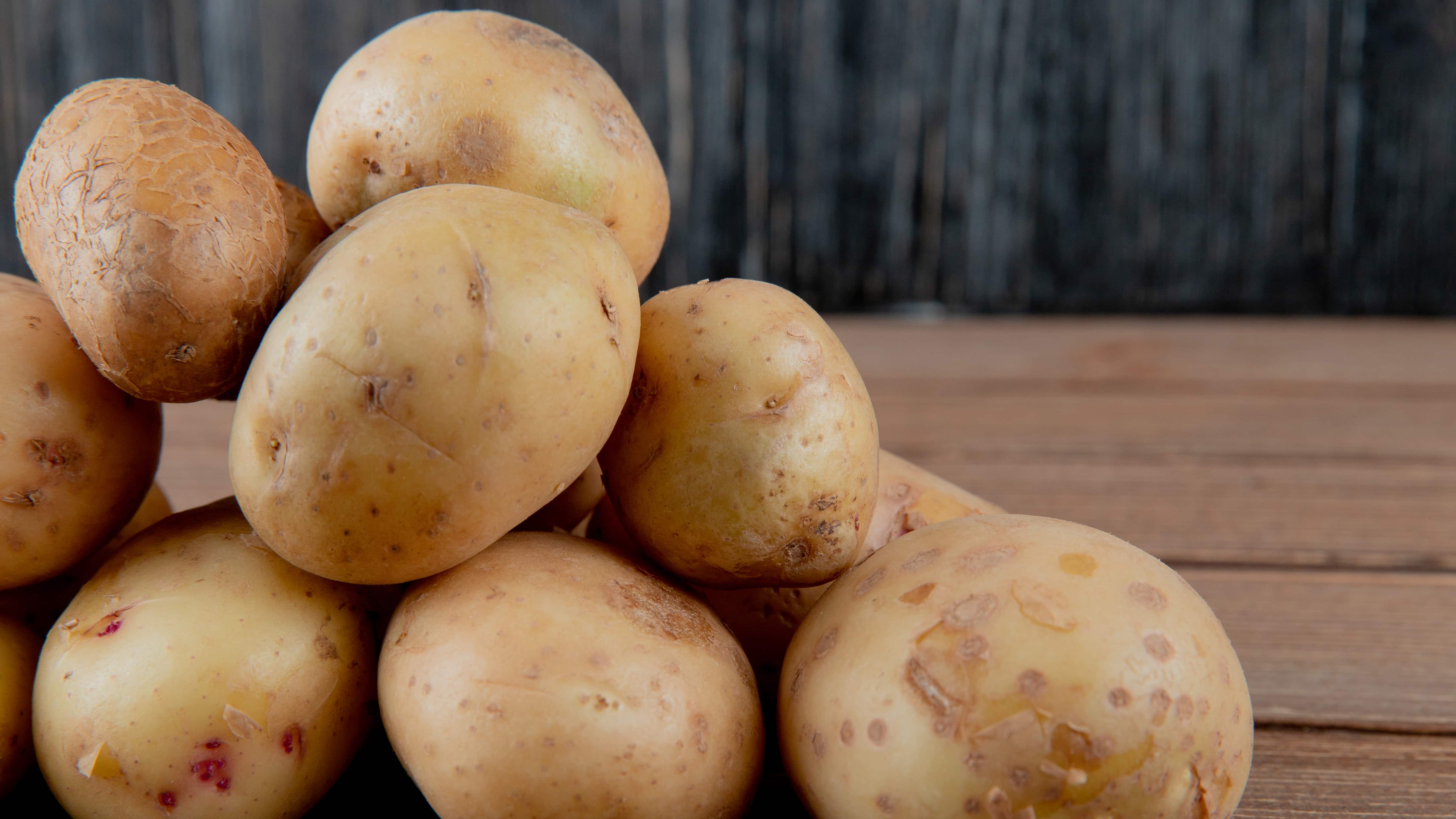 La increíble versatilidad y riqueza nutricional de la papa la hacen un pilar esencial para la sseguridad alimentaria mundial. Foto: Freepik.