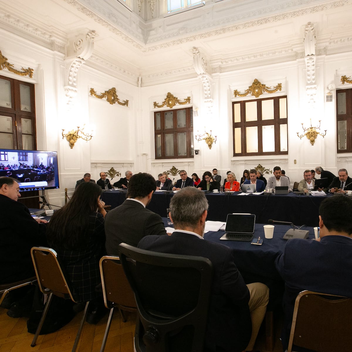 Comisión de Hacienda aprueba idea de legislar Plan de reconstrucción Comisión de Hacienda aprueba idea de legislar Plan de reconstrucción
