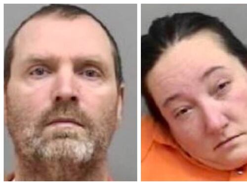 Mataron a un niño de 7 años enterrándolo vivo en un “ataúd de nieve” por no saber 13 versículos de la Biblia