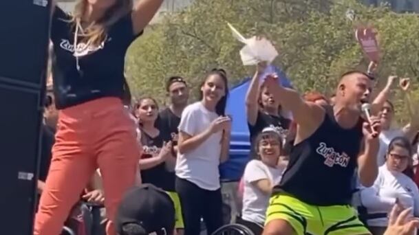 El desafortunado comentario de Rodrigo Díaz hacia Angélica Castro en un evento de la Teletón no pasó inadvertido en redes sociales.