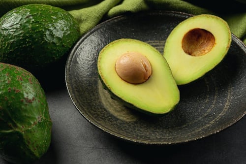 Consumo de palta en Chile subió en 2025: el país es el segundo mayor consumidor de este producto en el mundo