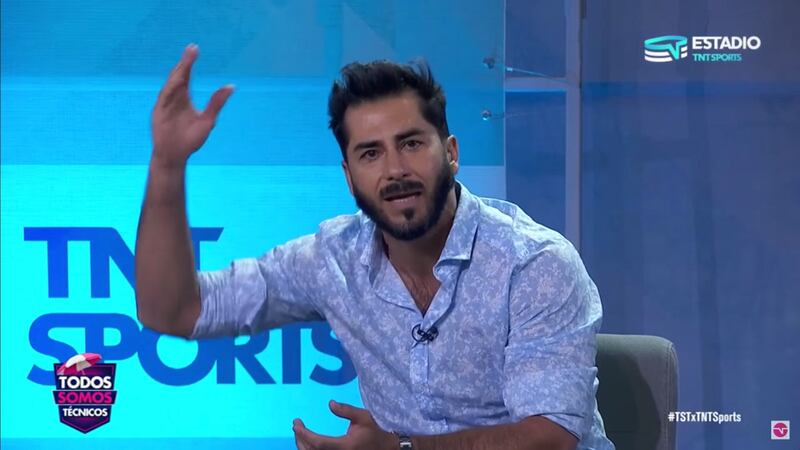 “¿Me estai hue...?”: Johnny Herrera reaccionó con furia ante irónico comentario de Marcelo Vega sobre Leandro Fernández