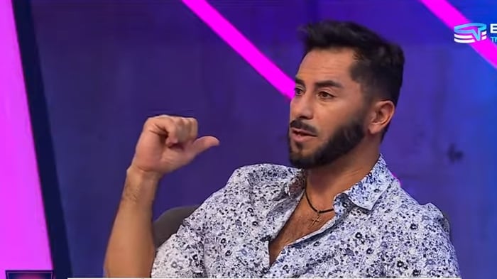 El exarquero de la U salió en defensa de Arturo Vidal, y acusó que Colo Colo y su entrenador están explotando su imagen a pesar de estar lesionado.