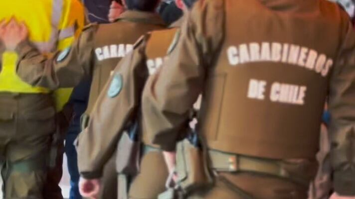 La fiscal Marcela Adasme, de la Fiscalía Centro Norte de la RM, fue quien lideró las investigaciones que permitieron la detención de una docena de carabineros acusados de cometer delitos vinculados a cohecho, apremios ilegítimos, hurto, tráfico y detención ilegal.