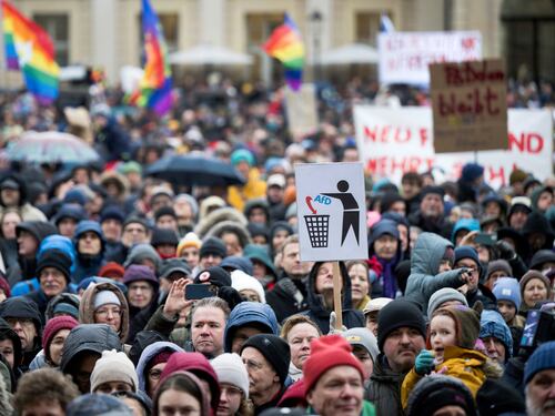 Miles de personas, incluido el canciller, protestan contra la ultraderecha en Alemania