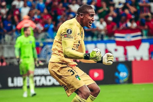 Carabalí fue el héroe de O’Higgins en la Libertadores con un especial ritual para atajar dos penales en Brasil