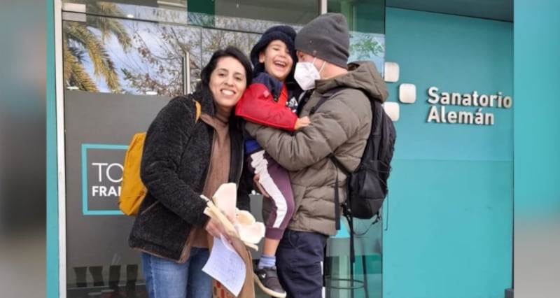 Dan de alta a Luka, niño de 5 años que cayó desde piso 13 junto a Valentín