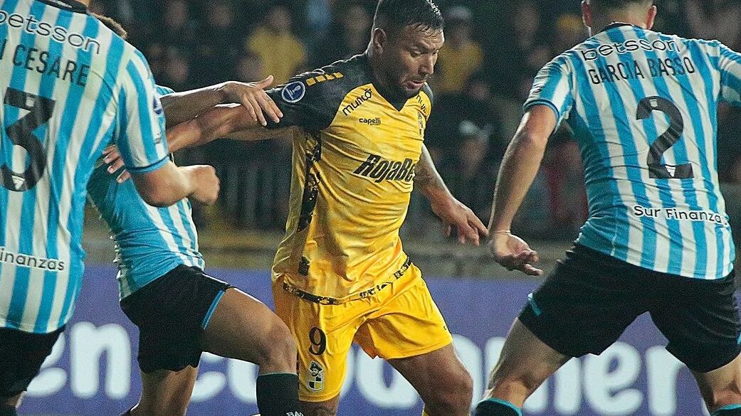 Los dos hinchas del cuadro pirata fueron detenidos en Buenos Aires por haber arrojado al río a una persona en situación de calle en el sector de Puerto Madero.