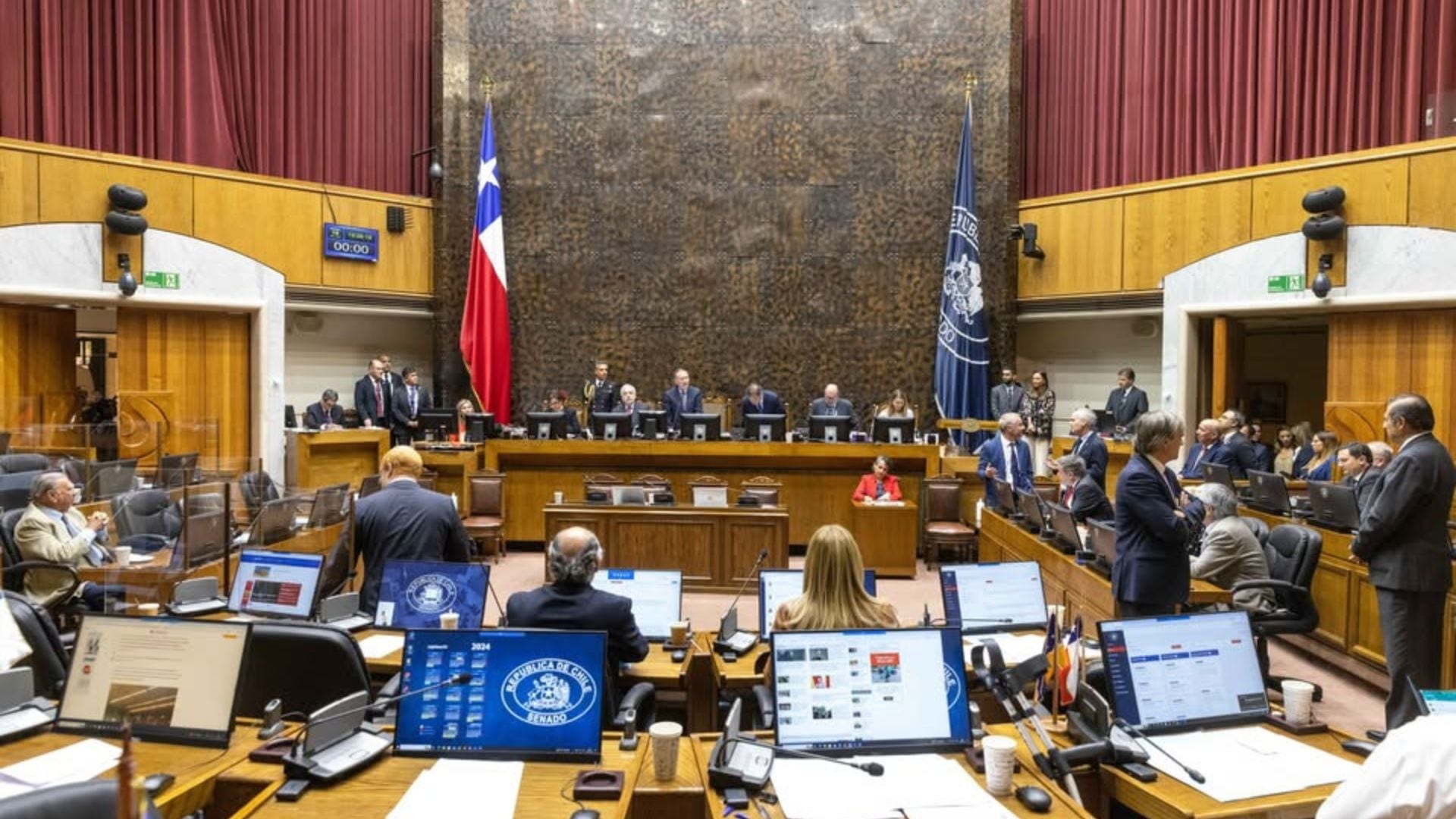 Revés legislativo en el Senado: Rechazan alzamiento del secreto bancario tras empate y clave ausencia de parlamentarios