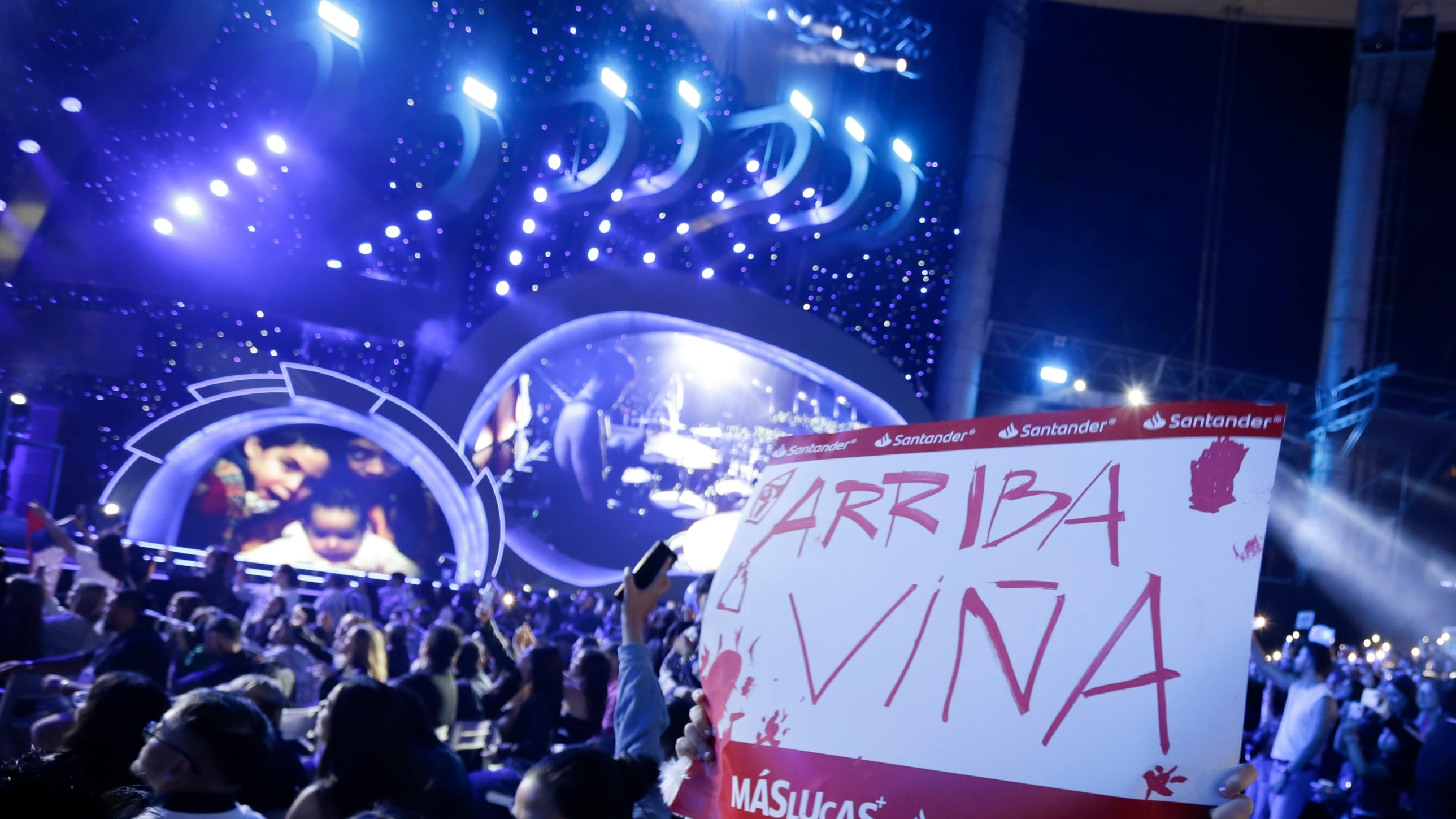 Imagen referencial de público asistente a una de las jornadas del Festival de Viña del Mar.