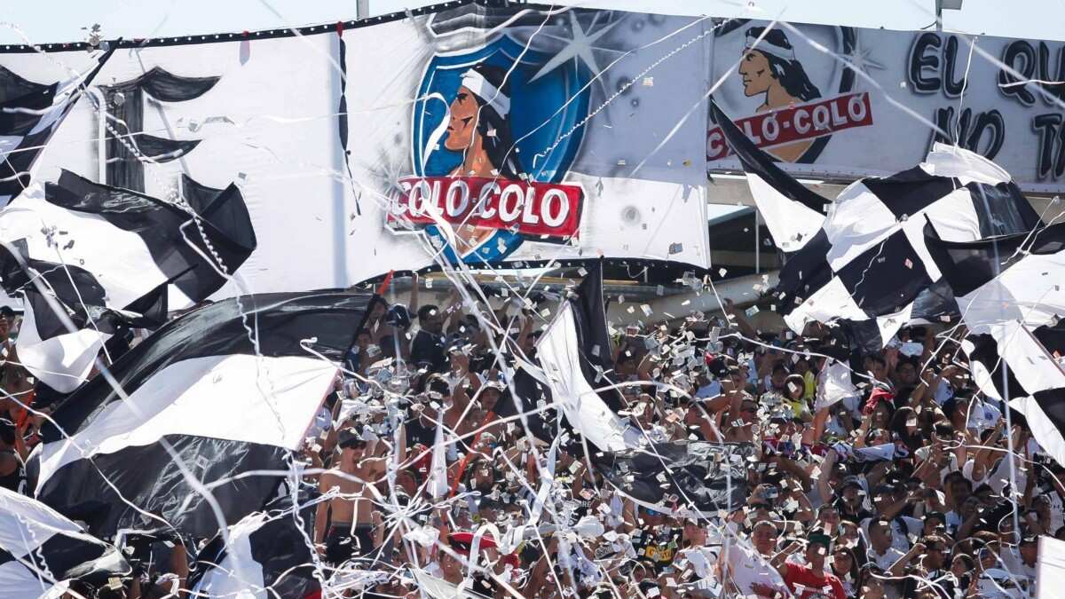 Hinchas de Colo-Colo sufren accidente camino al aeropuerto: diez personas resultaron lesionadas