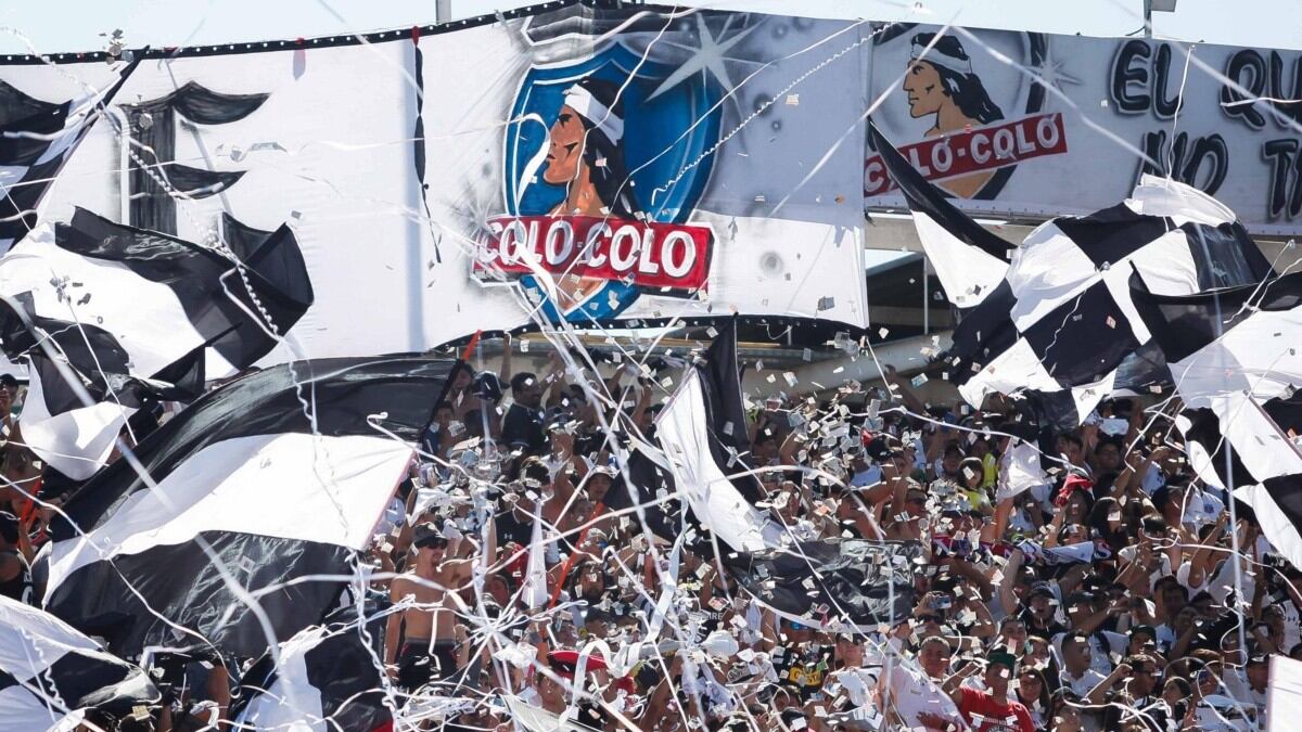 Hinchas de Colo-Colo sufren accidente camino al aeropuerto: diez personas resultaron lesionadas