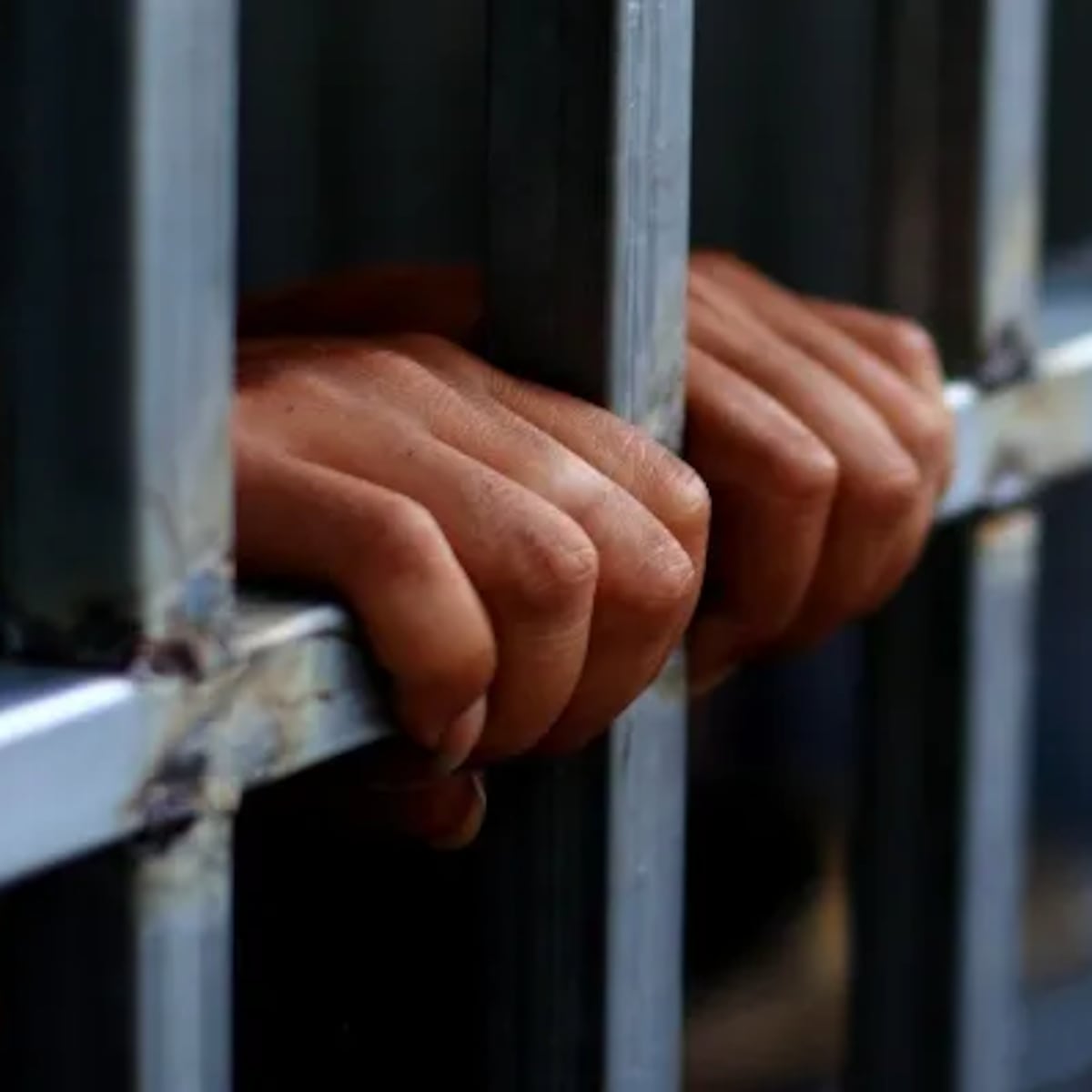 Hombre condenado a 4 años por explotar sexualmente a su esposa en Suecia Hombre condenado a 4 años por explotar sexualmente a su esposa en Suecia