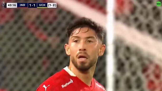 El seleccionado chileno criticó al contingente de seguridad tras la cancelación del partido de Copa Sudamericana por la pelea entre hinchas de Independiente y Universidad de Chile.