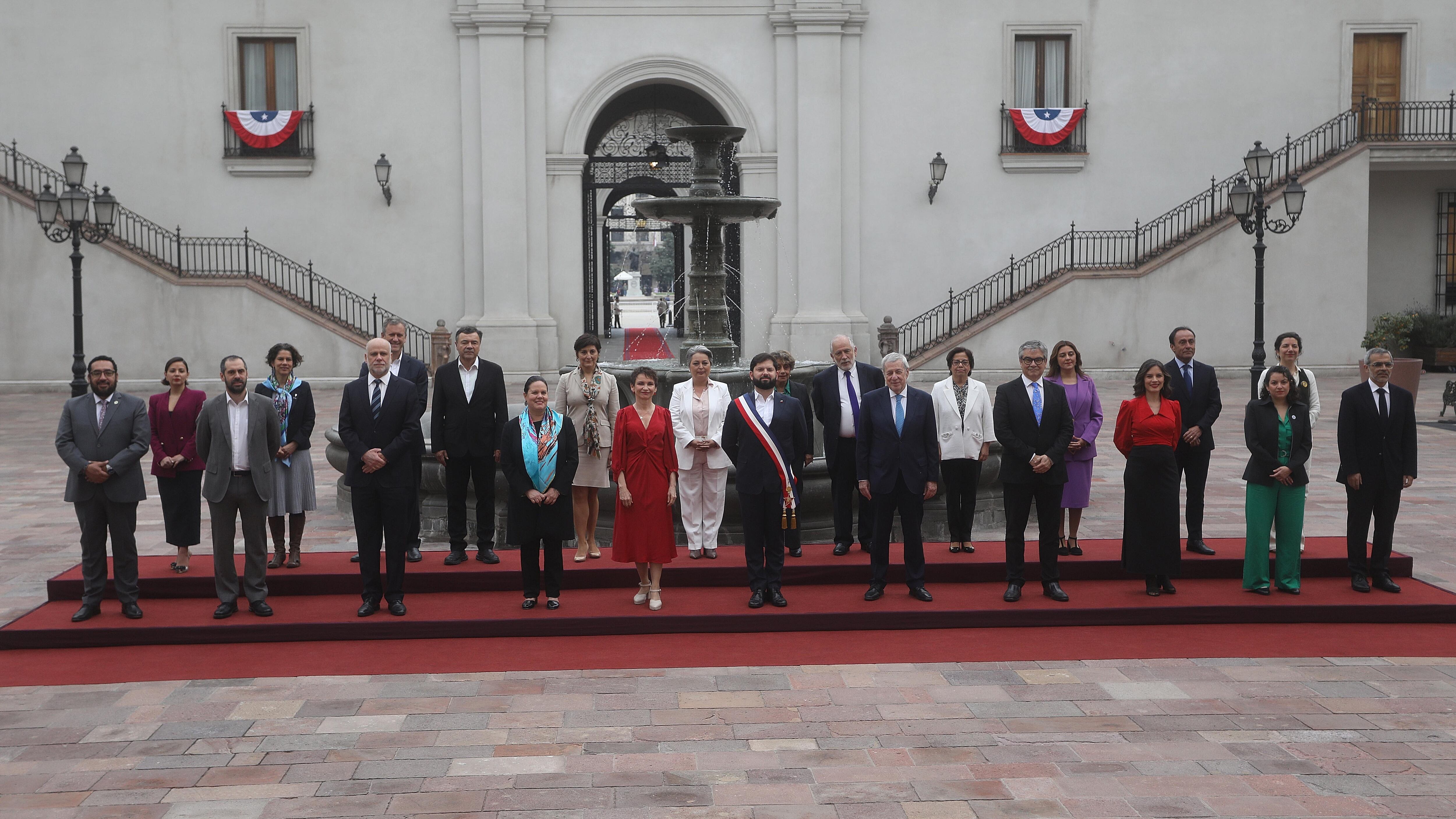 Foto oficial previo al Te Deum Ecuménico de fiestas patrias.