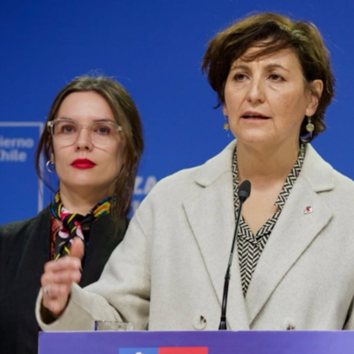 Controversia por operación de madre de ministra de Salud Controversia por operación de madre de ministra de Salud