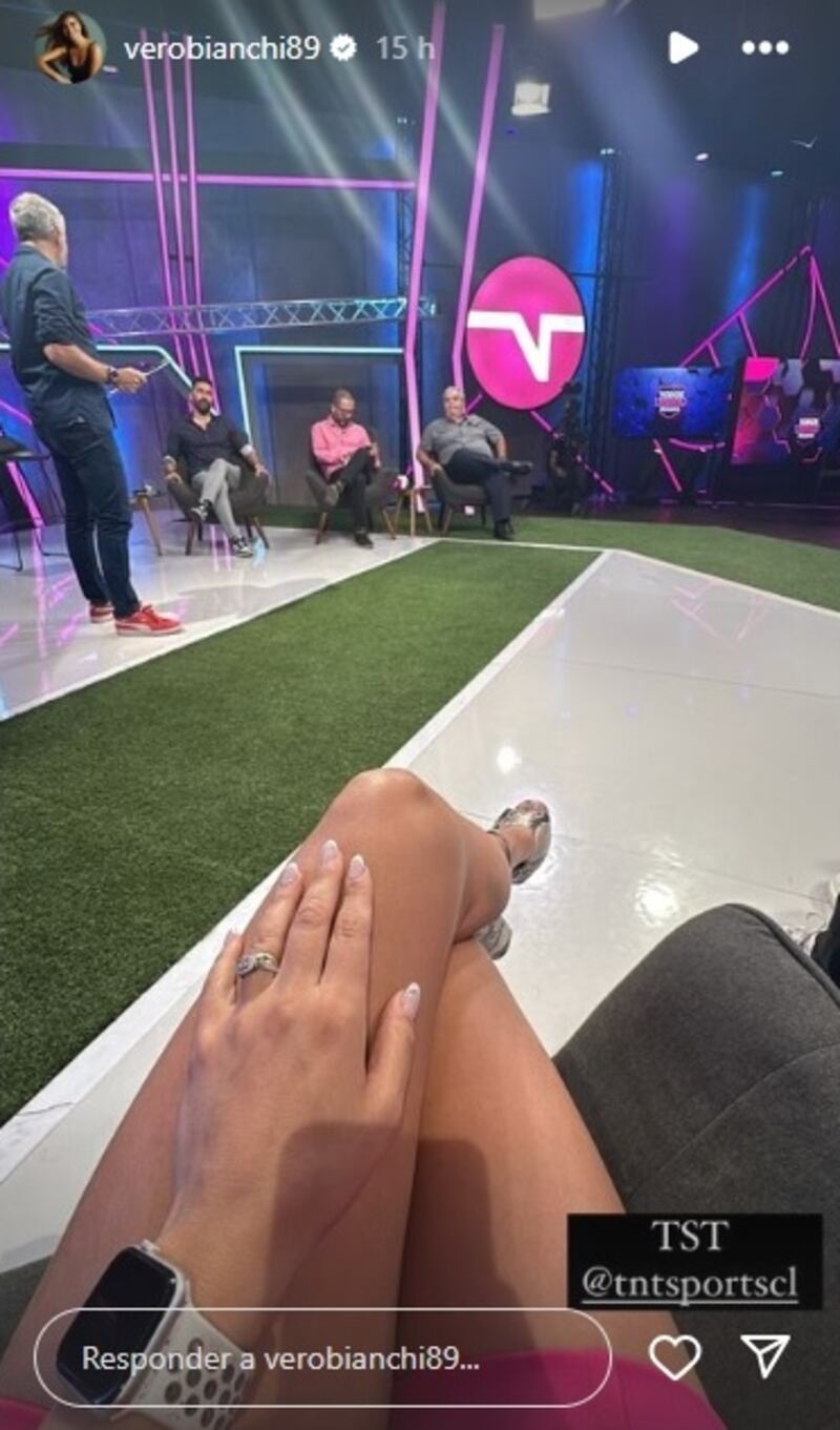 La periodista regresó anoche a las pantallas de TNT Sports luego de su matrimonio.
