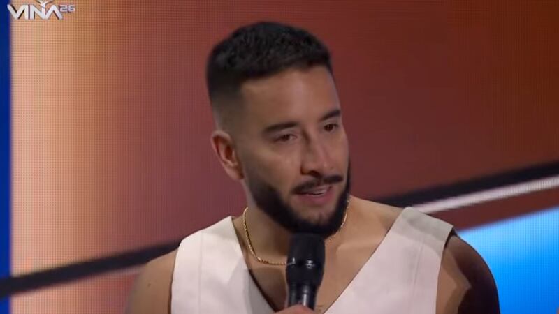 Pastor Rocha se sale de personaje y hace fuerte crítica religiosa tras recibir sus gaviotas: “Me cansé de que se utilice a Dios como un arma”