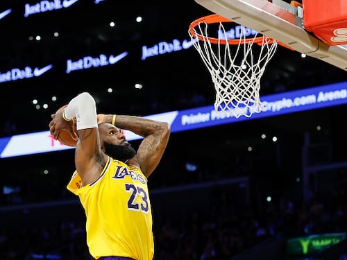 LeBron James no se retira; su anuncio fue una movida publicitaria