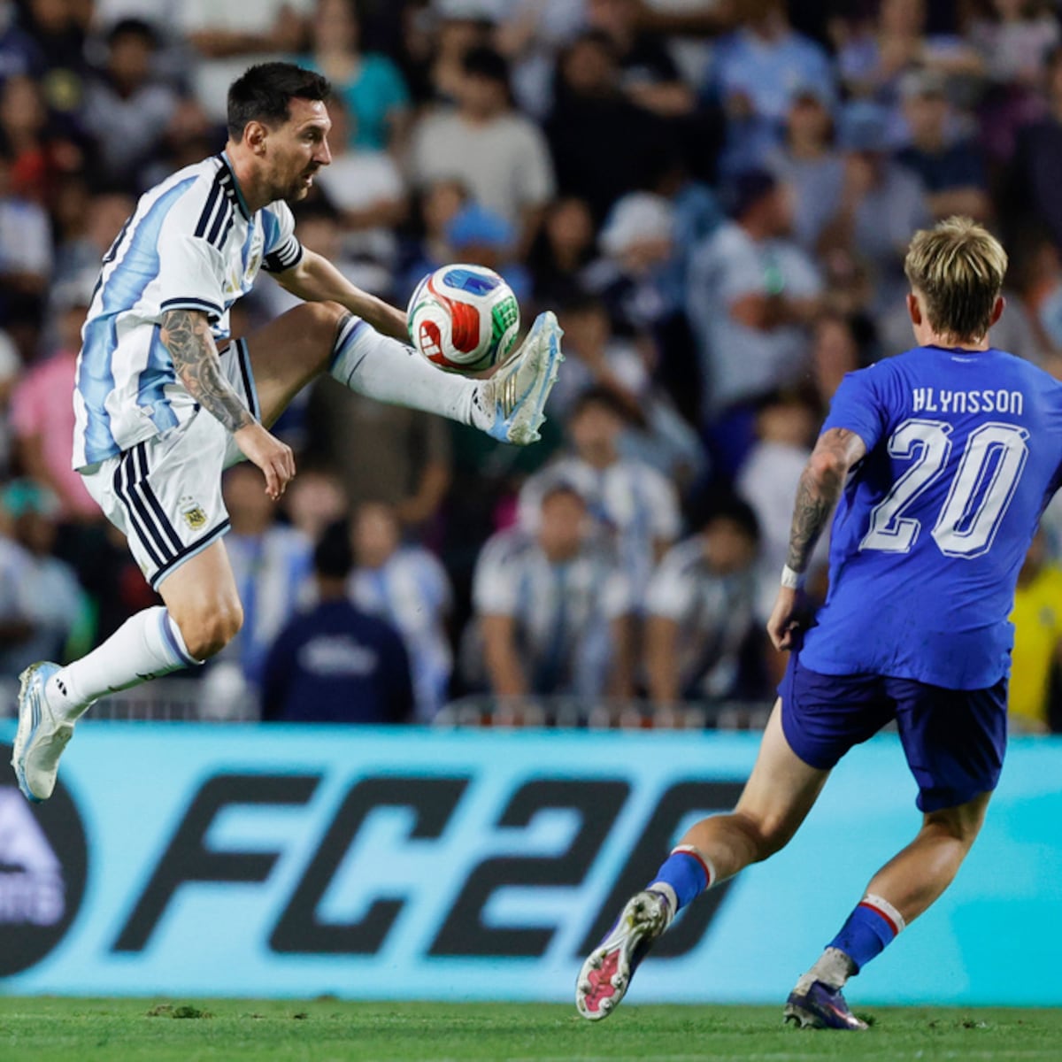 Messi, Mbappé y Haaland debutan en el Mundial Messi, Mbappé y Haaland debutan en el Mundial