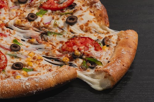 ¡FELIZ DÍA DEL QUESO! Melt Pizzas celebra a lo grande con deliciosos regalos y con las variedades de “Holy Cheese”