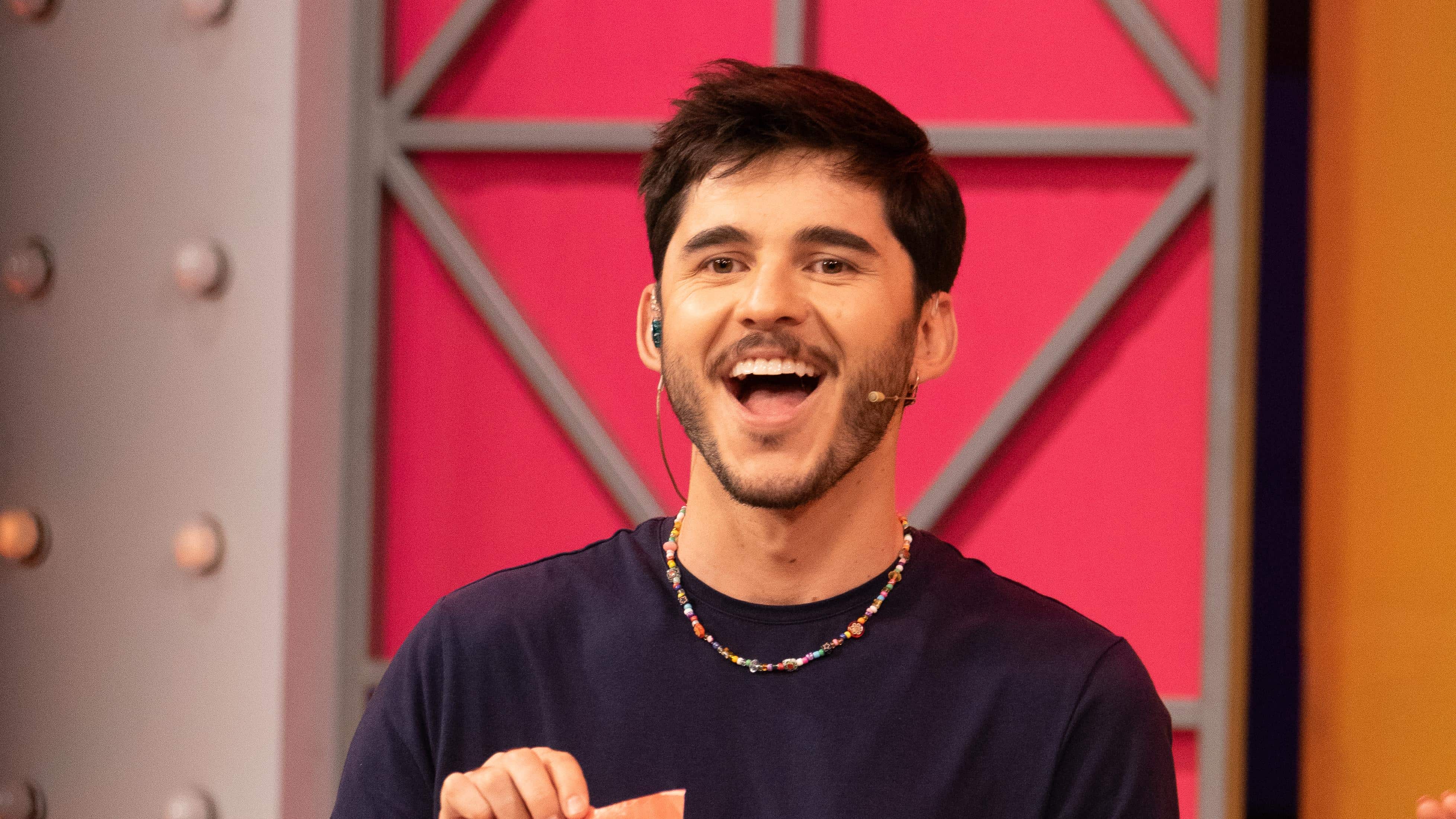 Julio Robert: El joven animador que encontró su magia en la televisión de la mano de NTV