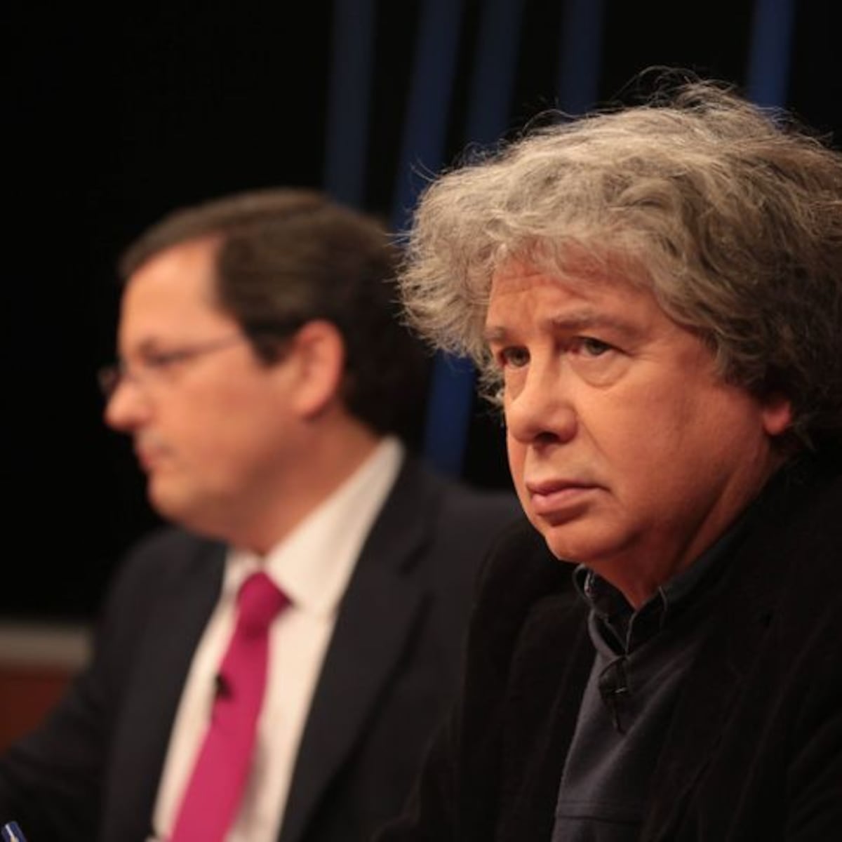 Investigan bomba simulada en casa de Fernando Villegas Investigan bomba simulada en casa de Fernando Villegas