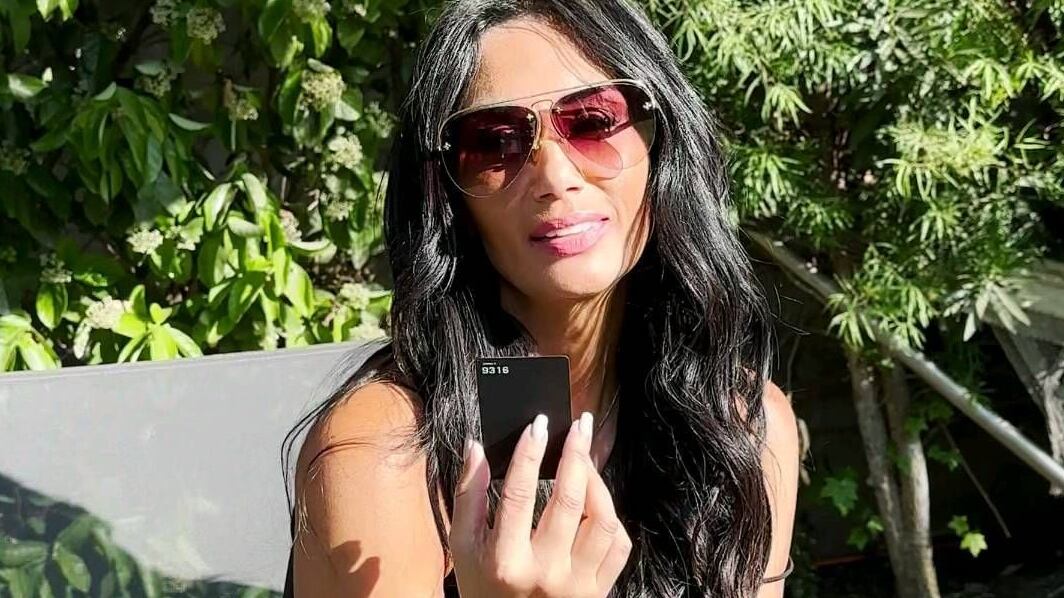 La influencer anunció en su cuenta de Youtube la radical decisión que tomó con los seguidores que le piden saludos para alianzas.