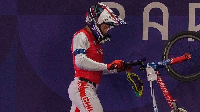 El ciclista nacional publicó en sus redes sociales un emotivo mensaje tras sufrir la fractura de clavícula que lo dejó fuera de las semifinales del BMX Racing en París 2024.