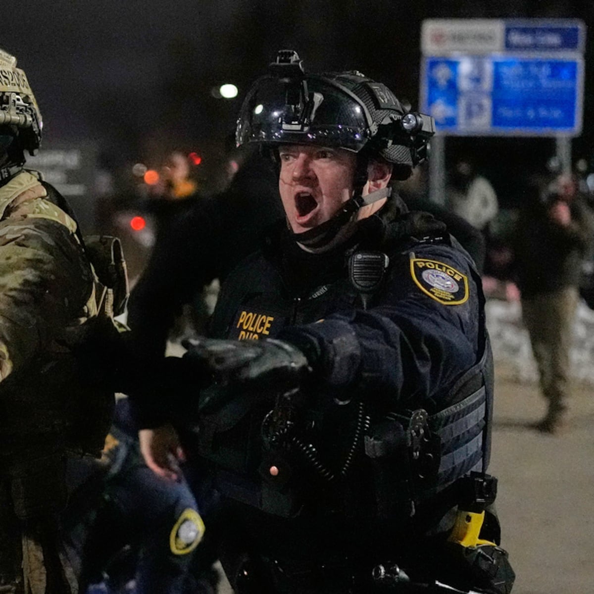 Trump amenaza con ley de 1807 para controlar protestas en Minnesota contra ICE Trump amenaza con ley de 1807 para controlar protestas en Minnesota contra ICE