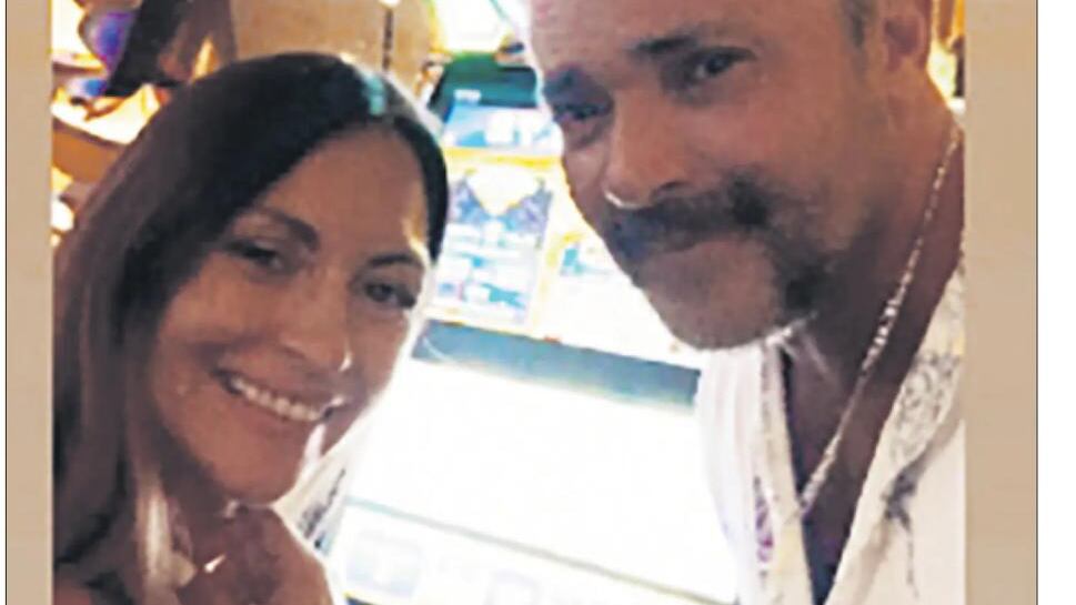 Tras su quiebre matrimonial con Marcelo Ríos y pasar un buen tiempo sin pareja, enfocada en sus proyectos de desarrollo personal, Paula Pavic gritó a los cuatro vientos que está nuevamente en pareja, feliz de la vida.
Fue el 8 de agosto a las 20 horas (8 del 8 a las 8) cuando la expareja de la actriz Peka Parra, Cristián Sales le pidió pololeo, tras una amistad de larga data que construyeron vía Instagram, la cual dio paso a que se conocieran personalmente y fluyera la energía del amor. 
Así lo contó la periodista y coach motivacional al medio LUN, revelando también cómo fue la reacción de su exmarido cuando le contó la buena nueva.