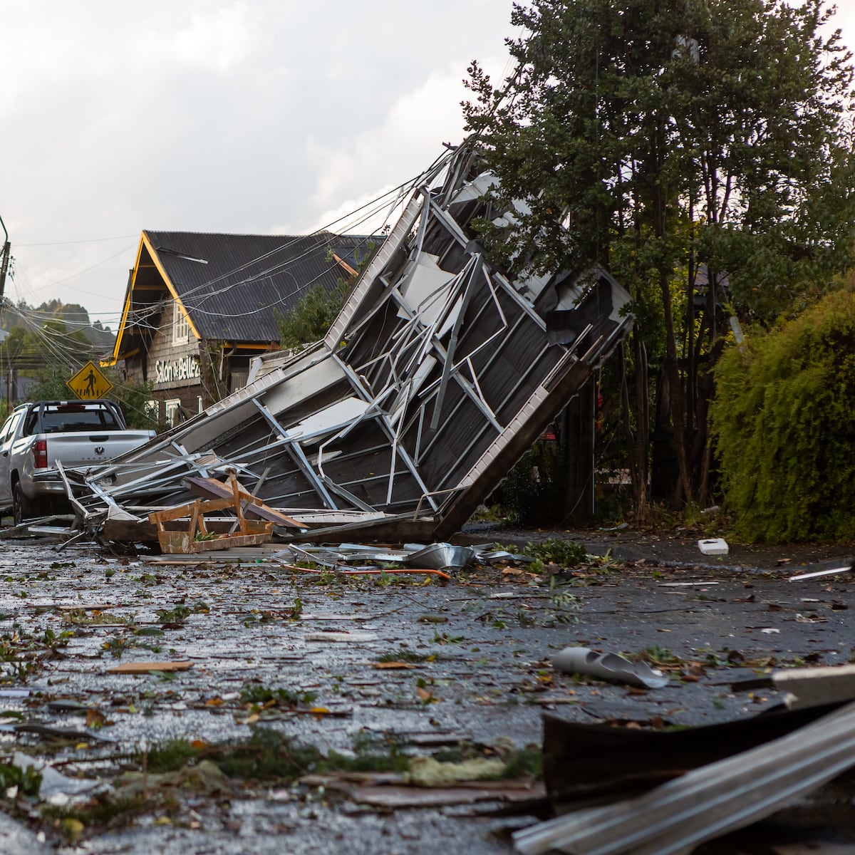 Boric visita Puerto Varas tras tornado: 250 viviendas dañadas Boric visita Puerto Varas tras tornado: 250 viviendas dañadas