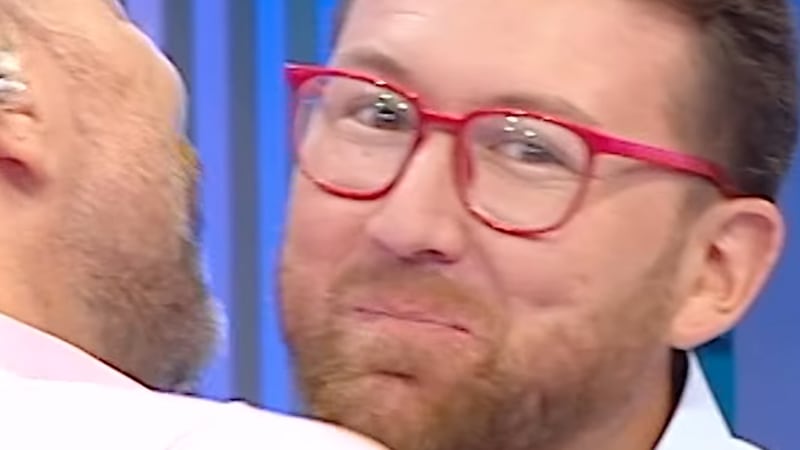 “Fuimos compañeros, finalmente”: Lucho Ugalde sorprende en su debut en Mega y Neme lo recibe con “bromita”