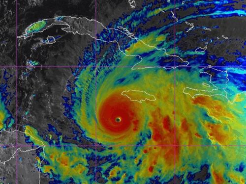Mueren tres personas en Jamaica mientras el país se prepara para el huracán ‘Melissa’
