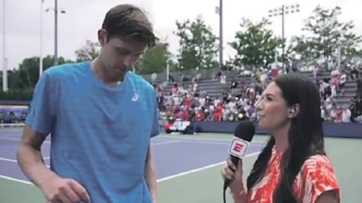 El tenista nacional no contuvo su emoción al recordar a su familia luego de ganar este martes su primer encuentro en el US Open.