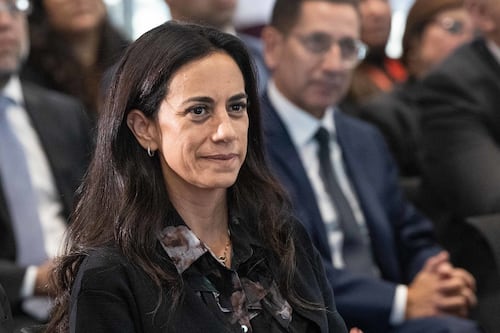 Presidenta del Senado apuntó a “problema profundo de comunicación” en el gobierno tras compleja semana por alza de bencinas y “Estado en quiebra”