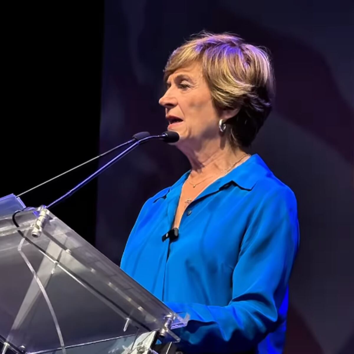 Evelyn Matthei advierte sobre despilfarro del gobierno Evelyn Matthei advierte sobre despilfarro del gobierno