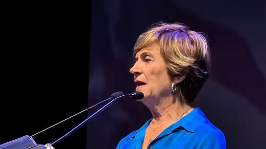 Evelyn Matthei lanza su precandidatura a la presidencia de Chile.