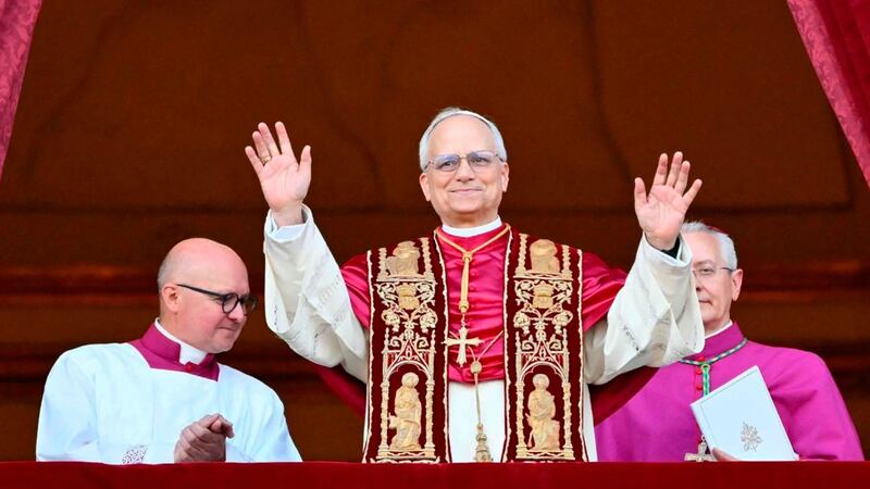 ¿Cuánto cuesta la vestimenta del papa? León XIV revive el lujo con atuendo