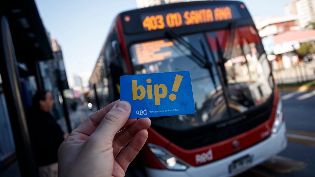Tarjeta Bip! y micro de Red Movilidad