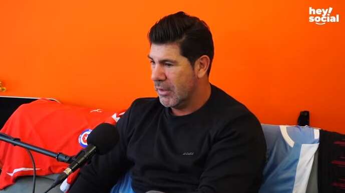 El retirado futbolista nacional se mostró muy crítico con la calidad de los actuales delanteros chilenos. "No me gusta hablar de un futuro Salas o (Iván) Zamorano, nunca he hablado de esa forma. Pero, sí respondo con la verdad, no veo a nadie con esas condiciones para decir que puede ser el 9".