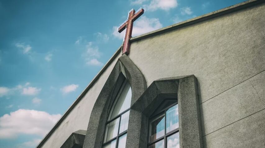 Sacerdote de hace viral en TikTok por esto