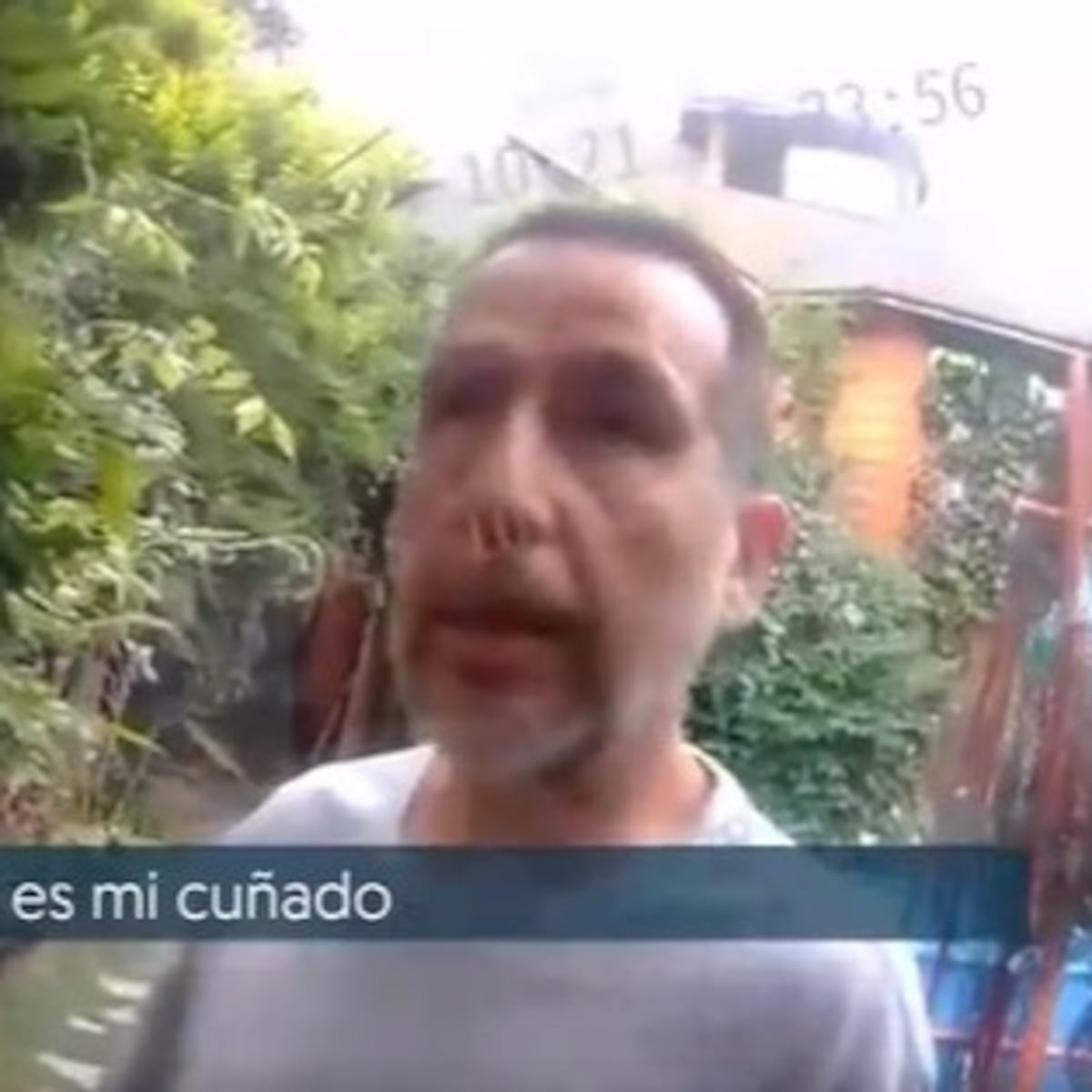 Impactantes imágenes de Jorge Ugalde recibiendo a Carabineros tras triple homicidio Impactantes imágenes de Jorge Ugalde recibiendo a Carabineros tras triple homicidio