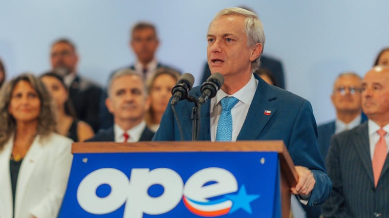 Continúa el descontento con el Gobierno: Encuestas revelan nuevo aumento en la desaprobación del Presidente Kast
